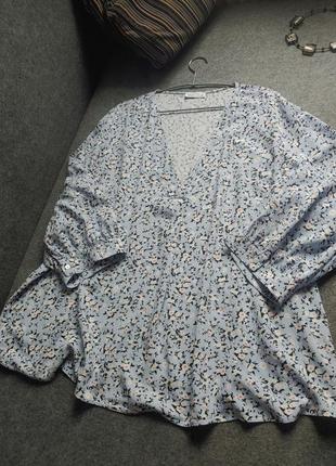 Вільна блуза з віскози з квітковим принтом великого розміру4 фото