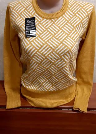 Женский свитер горчичного цвета.2 фото