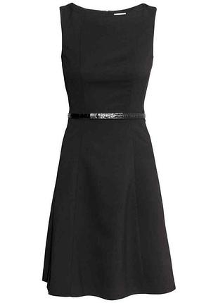 Вишукана сукня   h&m чорна класична