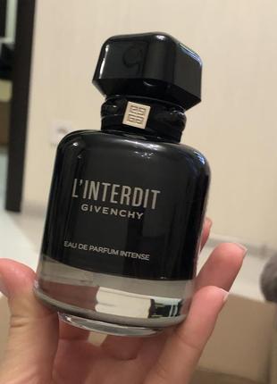 Парфюмированная вода givenchy