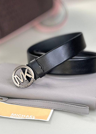 Женский ремень michael kors черный с серебристой пряжкой