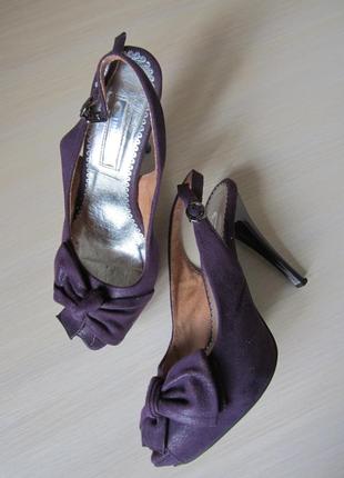 Босоножки под замш