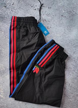 Новые нейлоновые спортивные штаны adidas cloud track pant new оригинал новых коллекций