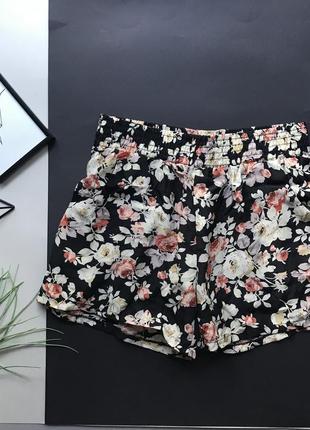 Тканевые  свободные шорты в цветы /цветочный принт /очень легкие мьягкие и приятные к телу1 фото