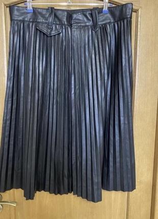 Шикарна плиссированная юбка из эко кожи 54-56 р8 фото