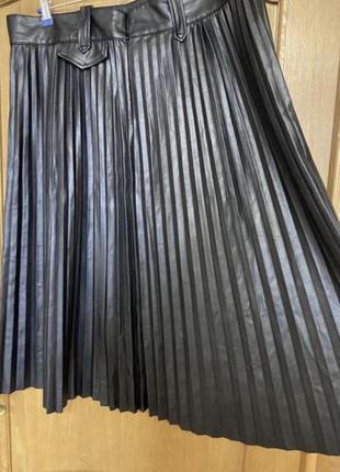 Шикарна плиссированная юбка из эко кожи 54-56 р2 фото