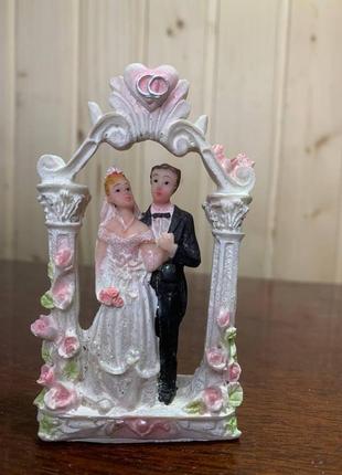 Статуэтка жених и невеста. пара