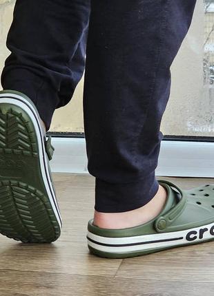 Кроксы цвета хаки тапочки croc$3 фото