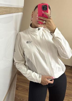 Стильная оригинальная спортивная куртка ветровка the north face 40/l