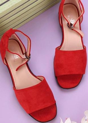 Красные замшевые босоножки сандалии на плоской подошве низкий ход с закрытой пяткой4 фото