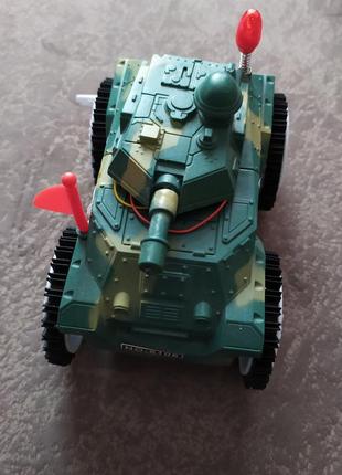 Игрушка танк, реагирует на препятствия на пути, для мальчика