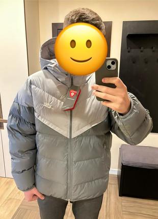 Чоловічий пуховик nike windrunner primaloft