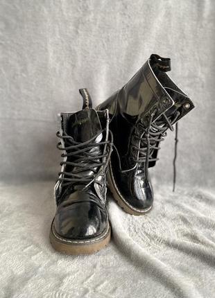 Боты в стиле dr.martens