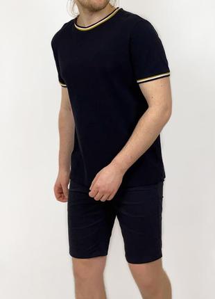 New look man чёрная футболка