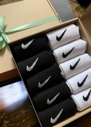 Набор 10 пар, подарочный комплект в коробке, носки высокие nike, черные белые, подарок на мыколая, новый год, мужские, женские