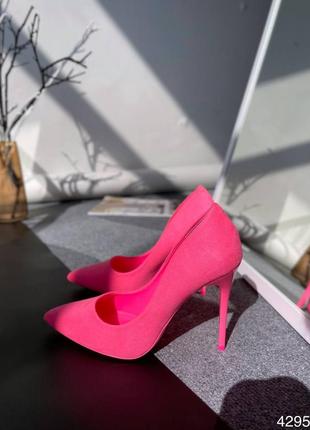 Туфли лодочки женские розовый неон на шпильках10 фото