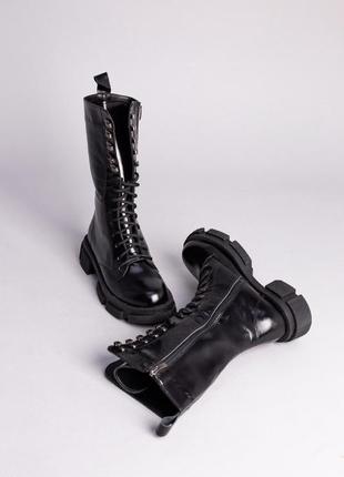 Ботинки женские зимние кожаные лаковые высокие шнуровка сапоги10 фото