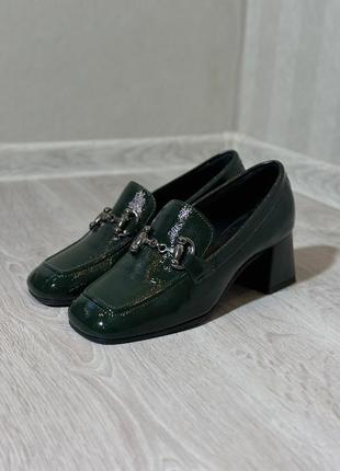 Шкіряні фірмові туфлі мокасини італія лакові1 фото