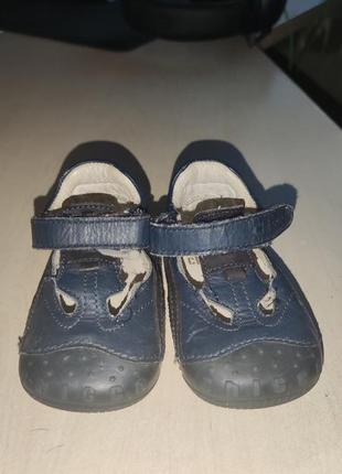 Туфли- босоножки кожаные chicco для малышей3 фото