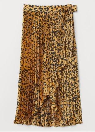 Новая атласная юбка миди h&m новпя плиссировпнная юбка на запах плиссе атлас леопардовый аринт лнопард2 фото