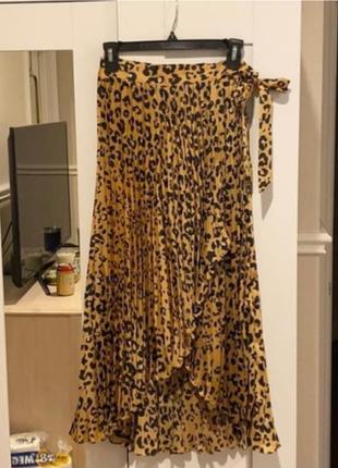 Новая атласная юбка миди h&m новпя плиссировпнная юбка на запах плиссе атлас леопардовый аринт лнопард6 фото