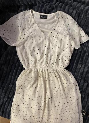 Приталена сукня в горошок з шифону1 фото