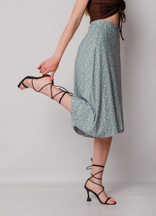 Классная легкая юбка-миди в цветочный принт3 фото