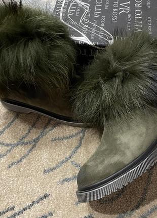 Замшевый зимние ботинки цвета хаки с мехом песца8 фото