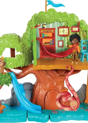 Игровой набор disney encanto antonio's tree house с фигуркой куклы antonio &amp; друзья животных