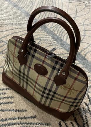 Вінтажна брендова сумка у клітинку