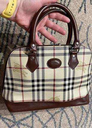 Вінтажна брендова сумка у клітинку