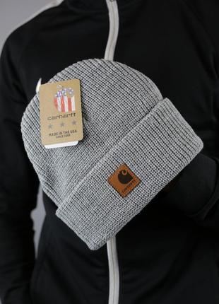 Мужская серая шапка carhartt