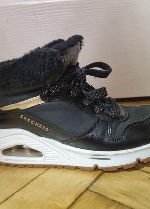 Удобные и стильные сапоги skechers