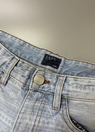 Блакитні джинсові шорти easy з принтом, узором, орламент, світлі, розмальовані5 фото
