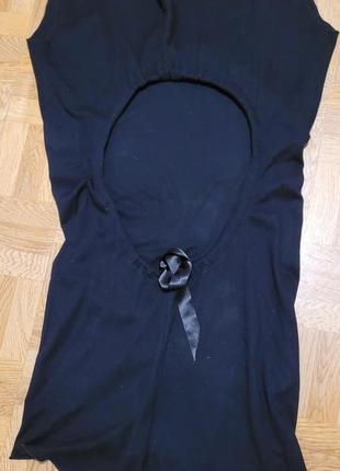 Платье с вырезом на спине черное англия6 фото