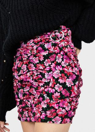 Юбка с поясом bershka flower skirt with belt - s6 фото