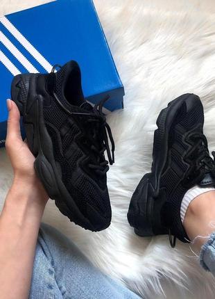 Шикарні жіночі кросівки adidas в чорному кольорі з рефлективными смужками (36-41)😍7 фото