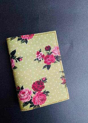 Обложка на паспорт  книжку , загран паспорт , военный билет цветы