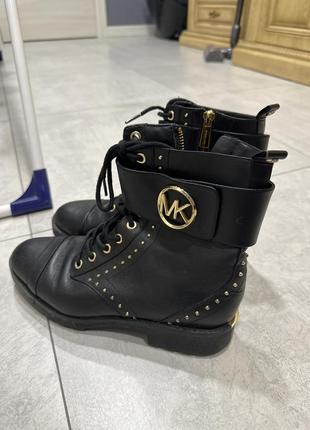 Взуття michael kors