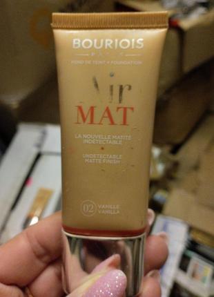 Тональна основа матова bourjois 27 фото