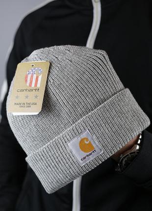 Жіноча чорна шапка carhartt