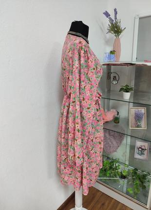 Стильное платье трапеция, цветочный принт, с напуском4 фото