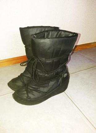 Lacosta - класні чобітки-дутики  відомого бренду розмір 37 (устілка 23,5 см), франція
