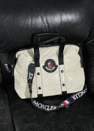 Женская дутая сумка moncler puff cream3 фото