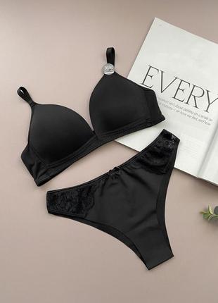 Комплект білизни