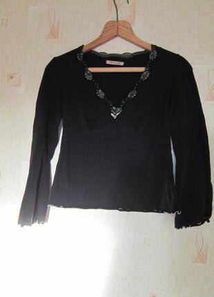 Sale чорна трикотажна блуза, розкльошена від грудей
