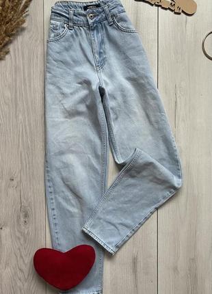 Джинсы mom с высокой посадкой maroon denim