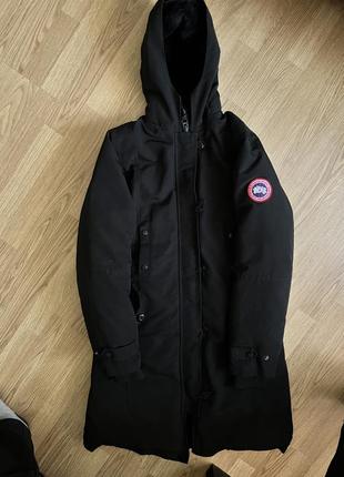 Парка пуховик зимняя женская canada goose оригинал размер m l в хорошем состояние1 фото