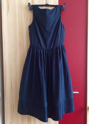 Платье с пышной юбкой