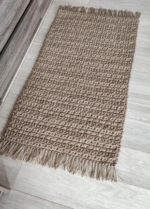 Невеликий плетений коврик. джутовий килимок ручної роботи. килим з китицями. циновка.2 фото